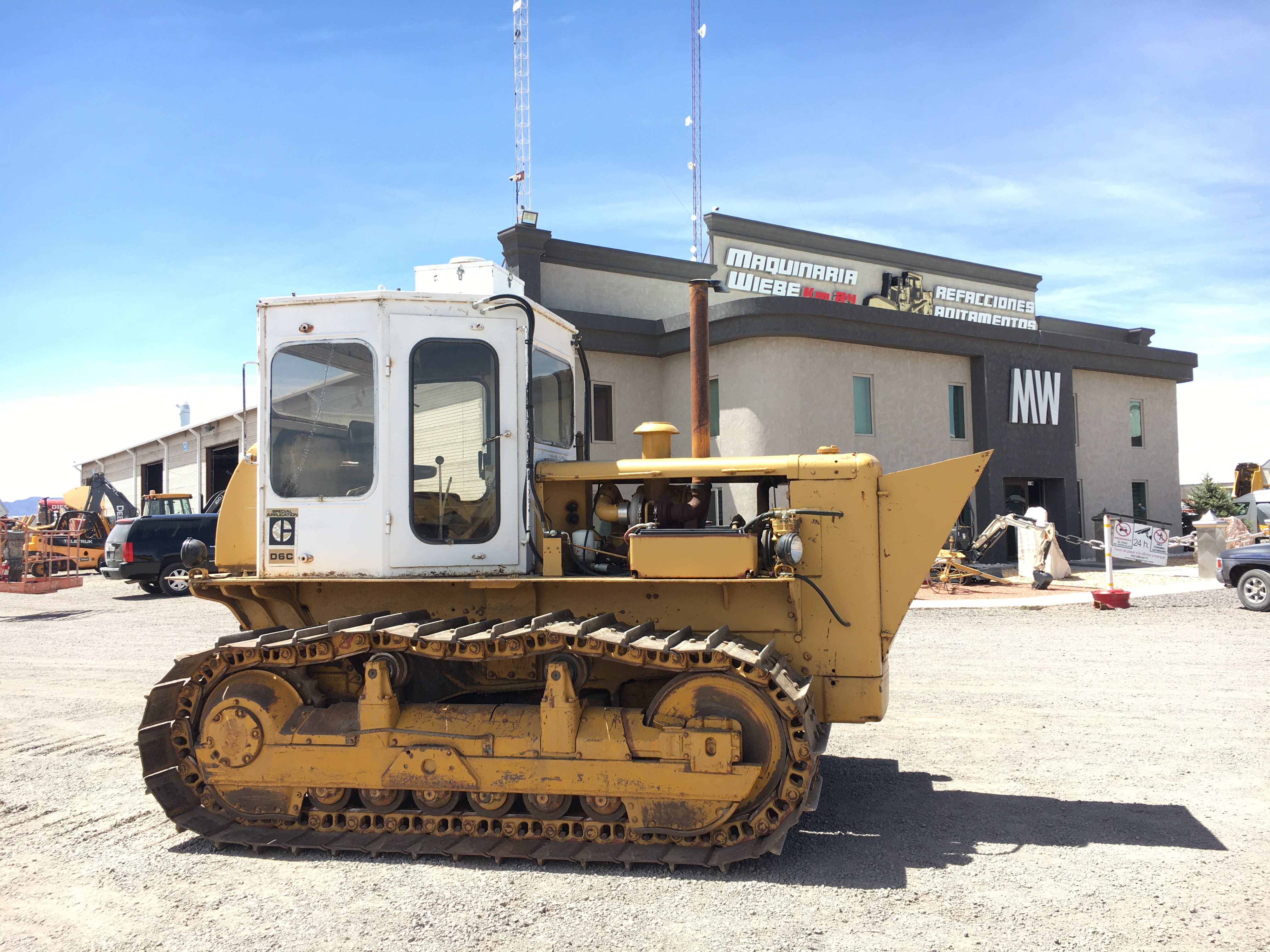 ./imagenes/INVOICE/2019/16680/TRACTOR CAT D6C (1).JPG